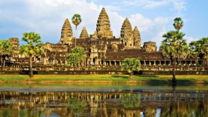 Индуистский храмовый комплекс Ангкор-Ват, главная достопримечательность Камбоджи