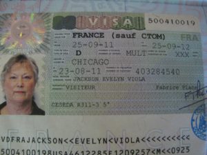 Французская виза категории D (дает право на официальное трудоустройство) 