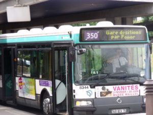 Автобус 350 в Париже - останавливается в аэропорту Шарль де Голль